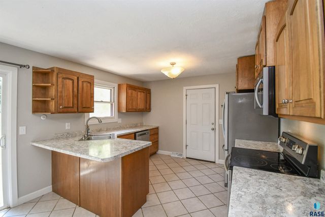 5801 W 51st St Street, Sioux Falls, SD 57106