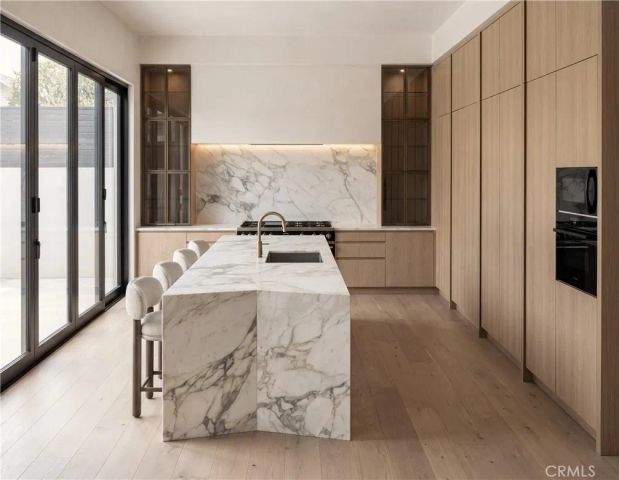 3132 Glendon, Los Angeles, CA 90034
