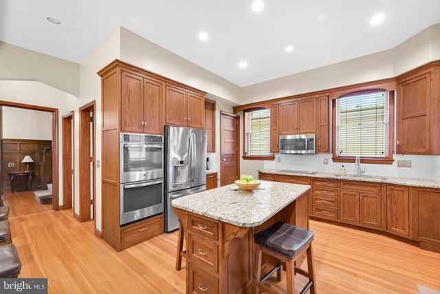 1811 MAHANTONGO ST, Pottsville, PA 17901