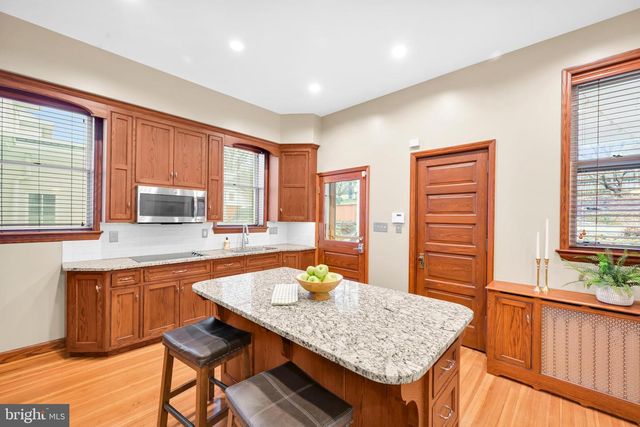 1811 MAHANTONGO ST, Pottsville, PA 17901