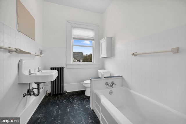 1811 MAHANTONGO ST, Pottsville, PA 17901