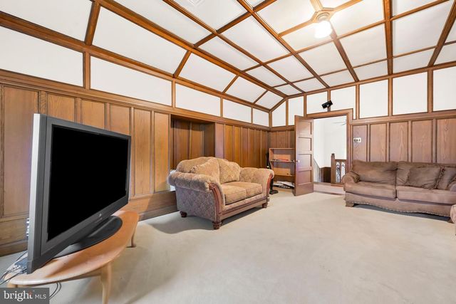 1811 MAHANTONGO ST, Pottsville, PA 17901