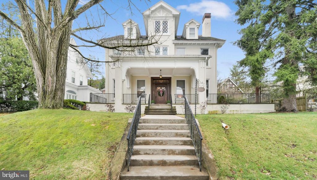 1811 MAHANTONGO ST, Pottsville, PA 17901