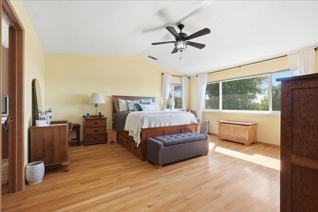 18717 Hummingbird Dr, Penn Valley, CA 95946