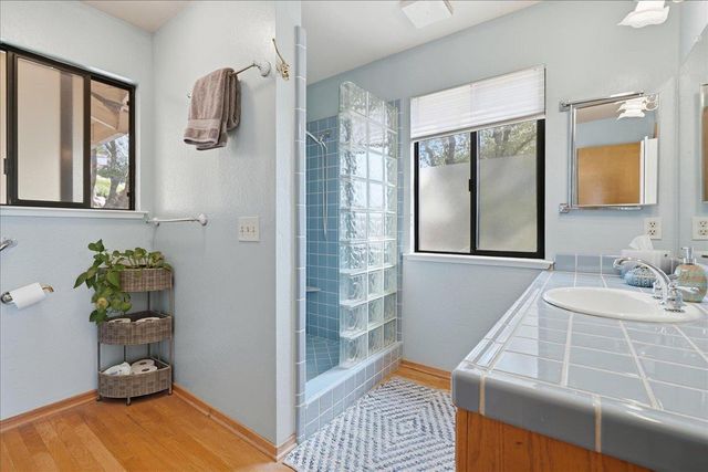 18717 Hummingbird Dr, Penn Valley, CA 95946