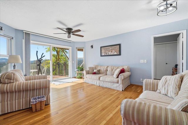 18717 Hummingbird Dr, Penn Valley, CA 95946