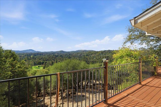 18717 Hummingbird Dr, Penn Valley, CA 95946