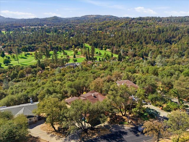 18717 Hummingbird Dr, Penn Valley, CA 95946