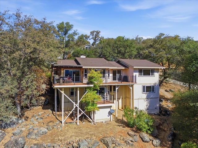 18717 Hummingbird Dr, Penn Valley, CA 95946