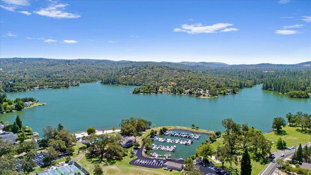 18717 Hummingbird Dr, Penn Valley, CA 95946