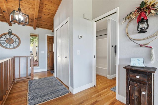 18717 Hummingbird Dr, Penn Valley, CA 95946