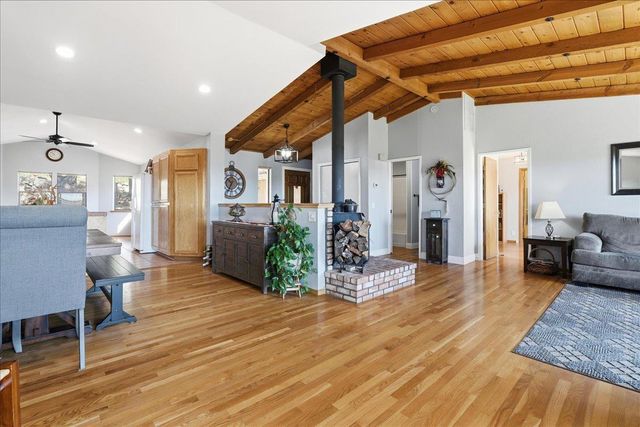 18717 Hummingbird Dr, Penn Valley, CA 95946