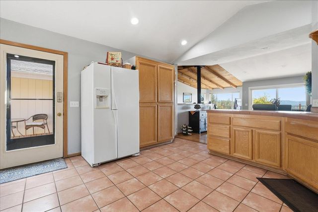 18717 Hummingbird Dr, Penn Valley, CA 95946