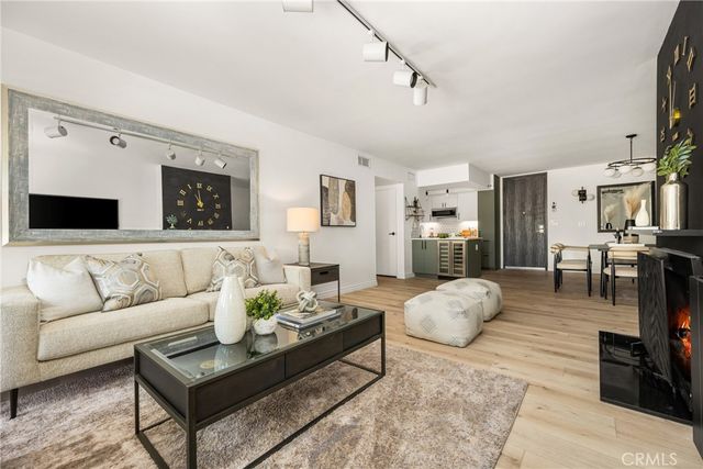 1351 N Crescent Heights Boulevard 313, West Hollywood, CA 90046