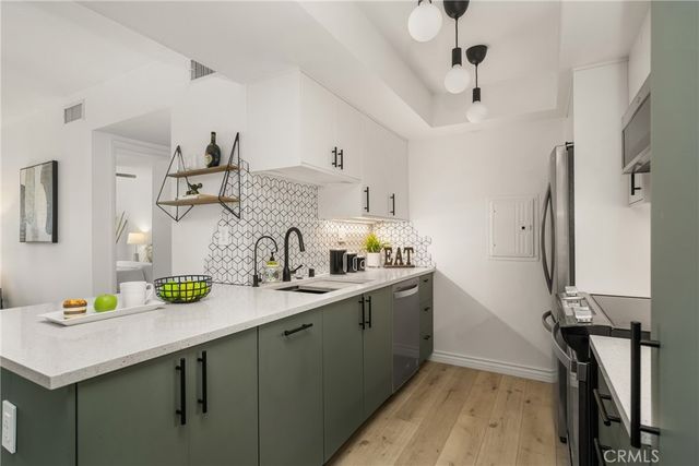 1351 N Crescent Heights Boulevard 313, West Hollywood, CA 90046