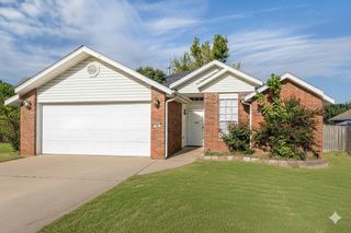 981 S Liberty Drive, Fayetteville, AR 72701