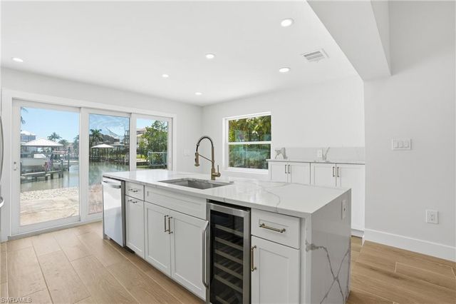 8336 Lagoon RD, Fort Myers Beach, FL 33931