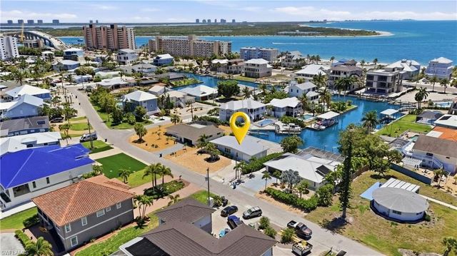 8336 Lagoon RD, Fort Myers Beach, FL 33931