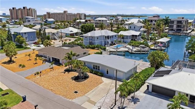 8336 Lagoon RD, Fort Myers Beach, FL 33931