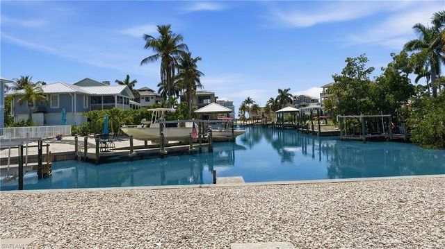 8336 Lagoon RD, Fort Myers Beach, FL 33931