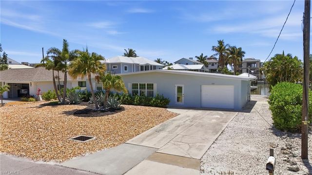 8336 Lagoon RD, Fort Myers Beach, FL 33931