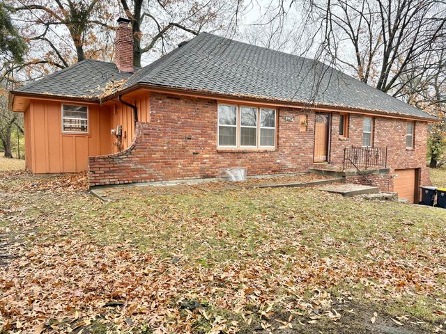 8128 E 74th Street, Kansas City, MO 64113