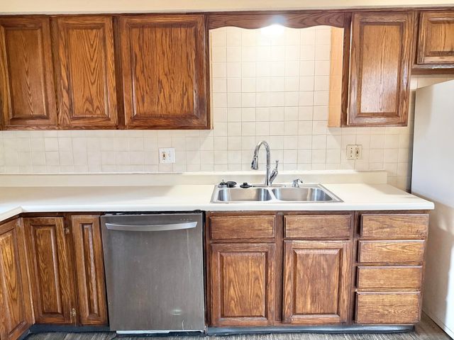 8128 E 74th Street, Kansas City, MO 64113