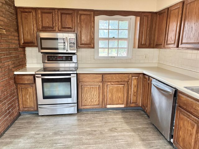 8128 E 74th Street, Kansas City, MO 64113