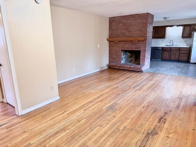 8128 E 74th Street, Kansas City, MO 64113