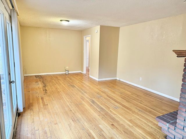 8128 E 74th Street, Kansas City, MO 64113