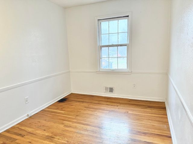 8128 E 74th Street, Kansas City, MO 64113