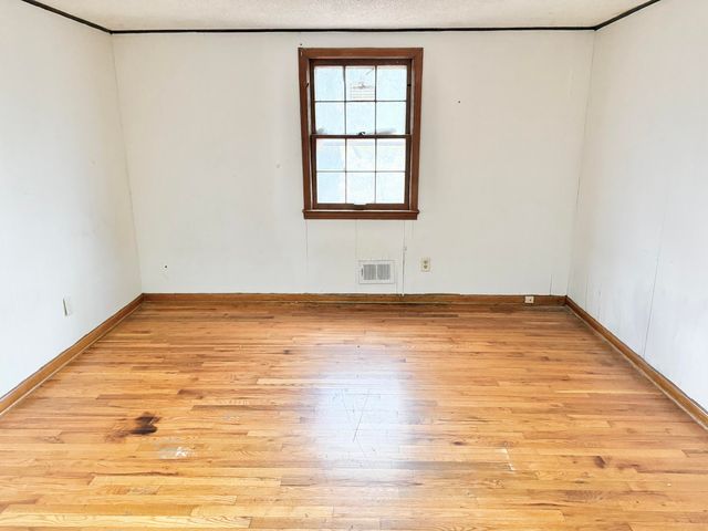 8128 E 74th Street, Kansas City, MO 64113