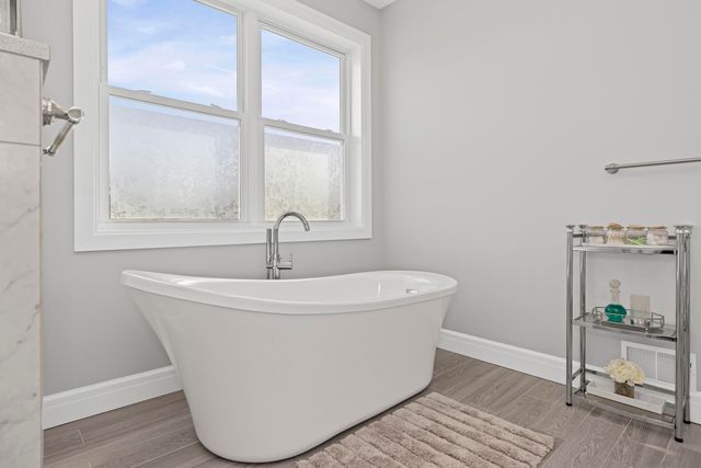 10914 Doves Point, Brighton Twp, MI 48114