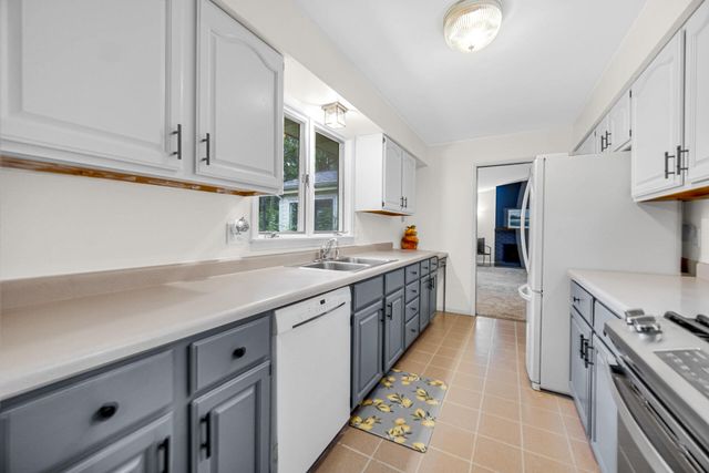 207 Highland Drive, Valparaiso, IN 46383