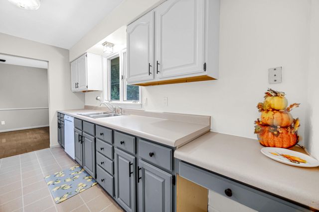 207 Highland Drive, Valparaiso, IN 46383