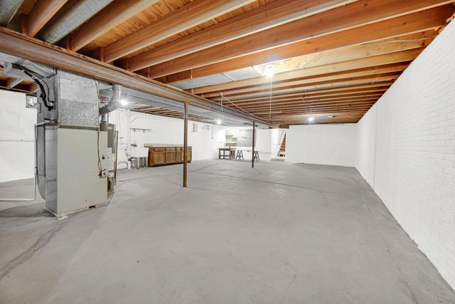 207 Highland Drive, Valparaiso, IN 46383