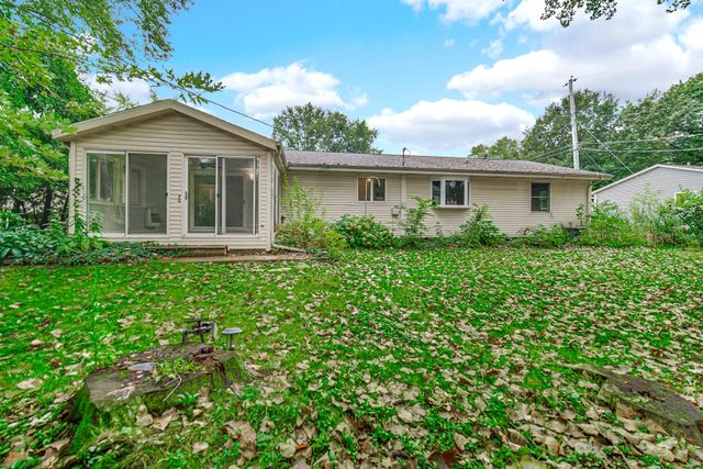 207 Highland Drive, Valparaiso, IN 46383