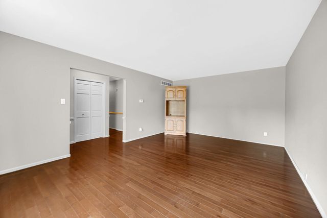 207 Highland Drive, Valparaiso, IN 46383