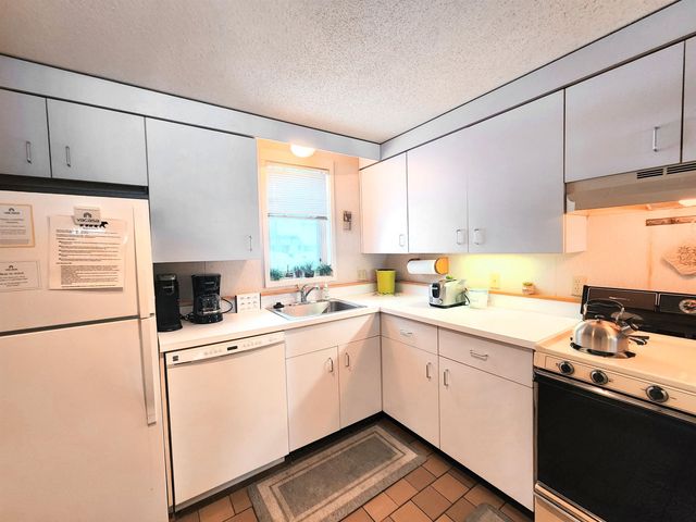 185 Village Green Dr Unit 8F, Stowe, VT 05672