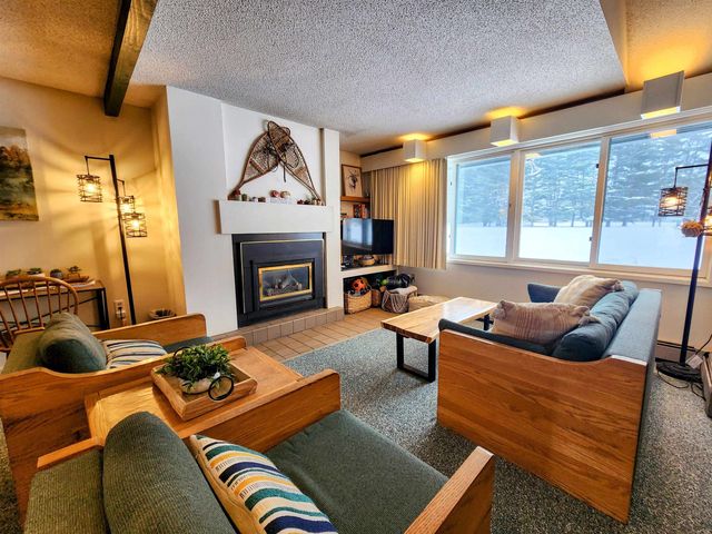 185 Village Green Dr Unit 8F, Stowe, VT 05672