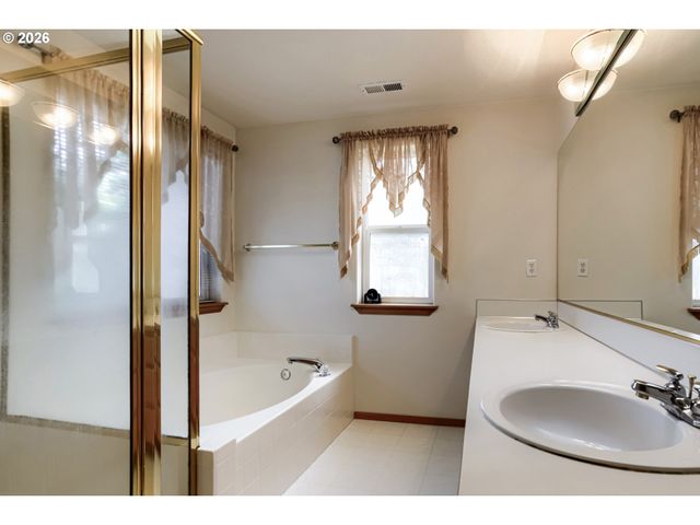 428 Se 10TH St, Troutdale, OR 97060