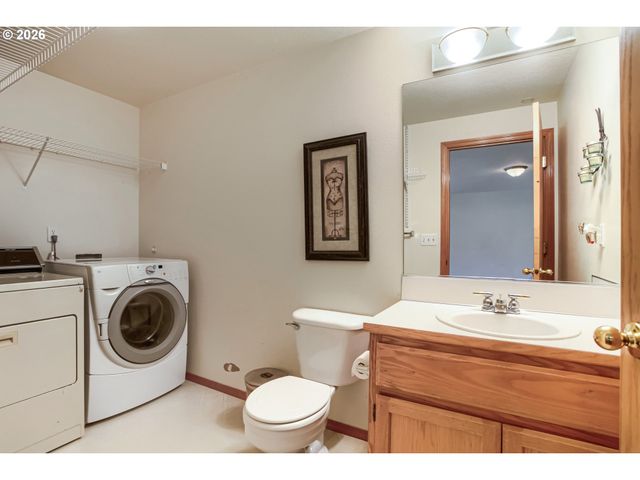 428 Se 10TH St, Troutdale, OR 97060
