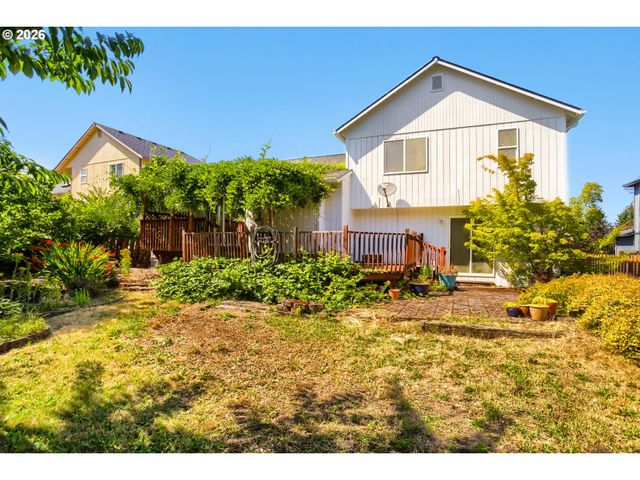 428 Se 10TH St, Troutdale, OR 97060