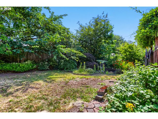 428 Se 10TH St, Troutdale, OR 97060