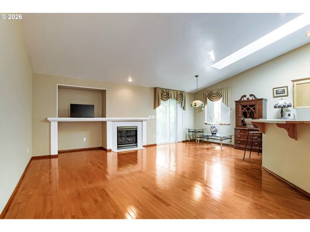 428 Se 10TH St, Troutdale, OR 97060
