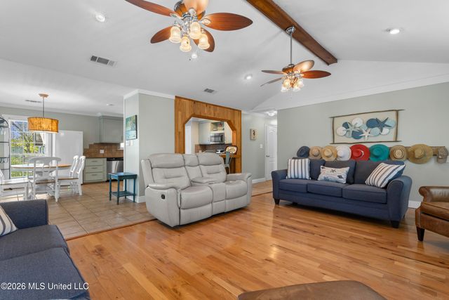 4229 21st Avenue, Bay Saint Louis, MS 39520
