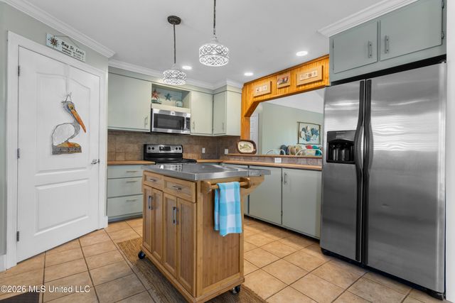 4229 21st Avenue, Bay Saint Louis, MS 39520