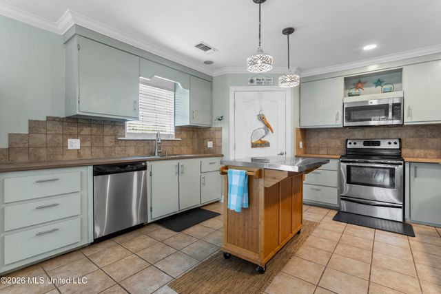 4229 21st Avenue, Bay Saint Louis, MS 39520