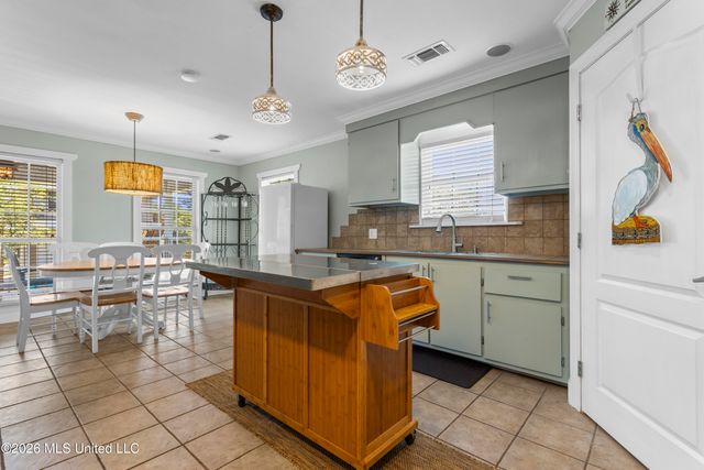 4229 21st Avenue, Bay Saint Louis, MS 39520