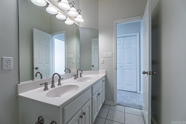 1 Greeson Cove, Maumelle, AR 72113